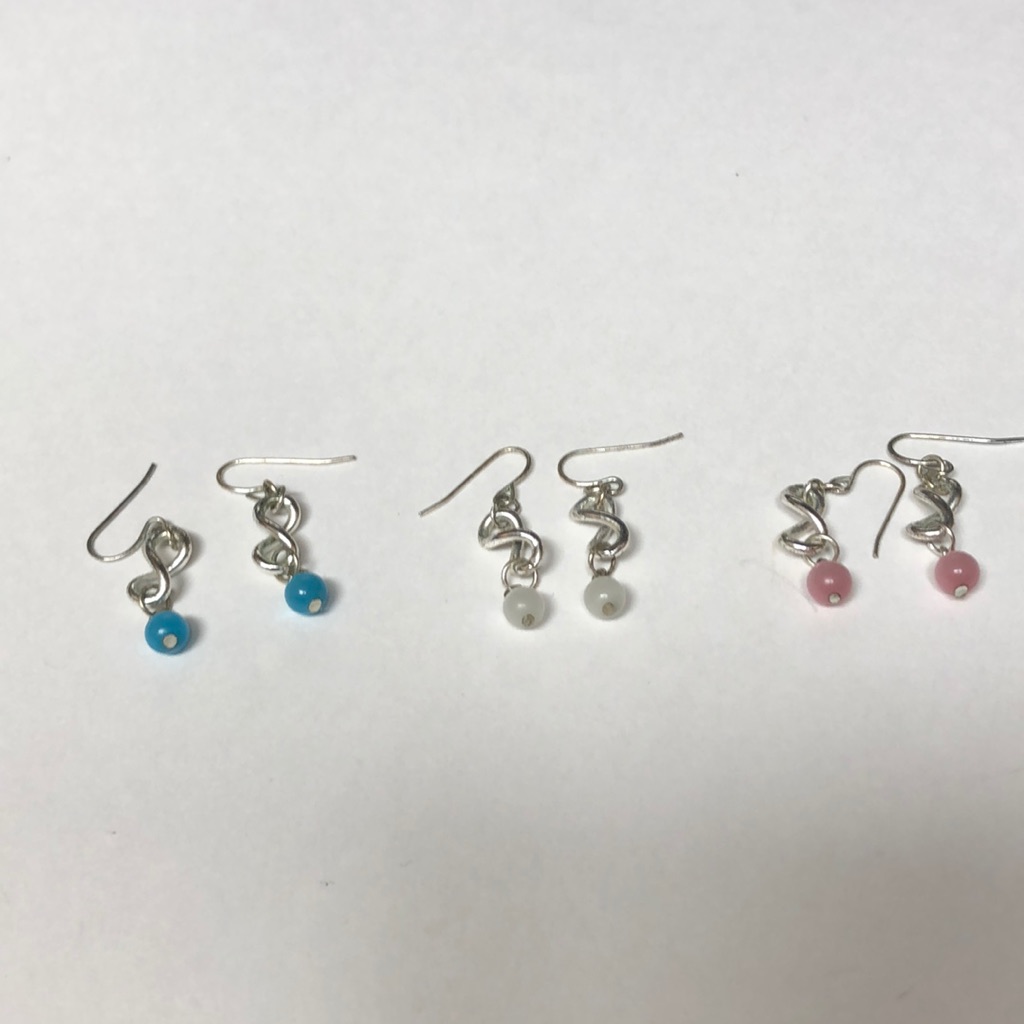 3 Pairs Of Pierced Earrings Gently Worn 9$